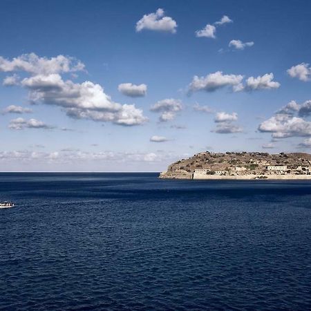 Plaka Sea Front Residence 伊罗达 外观 照片