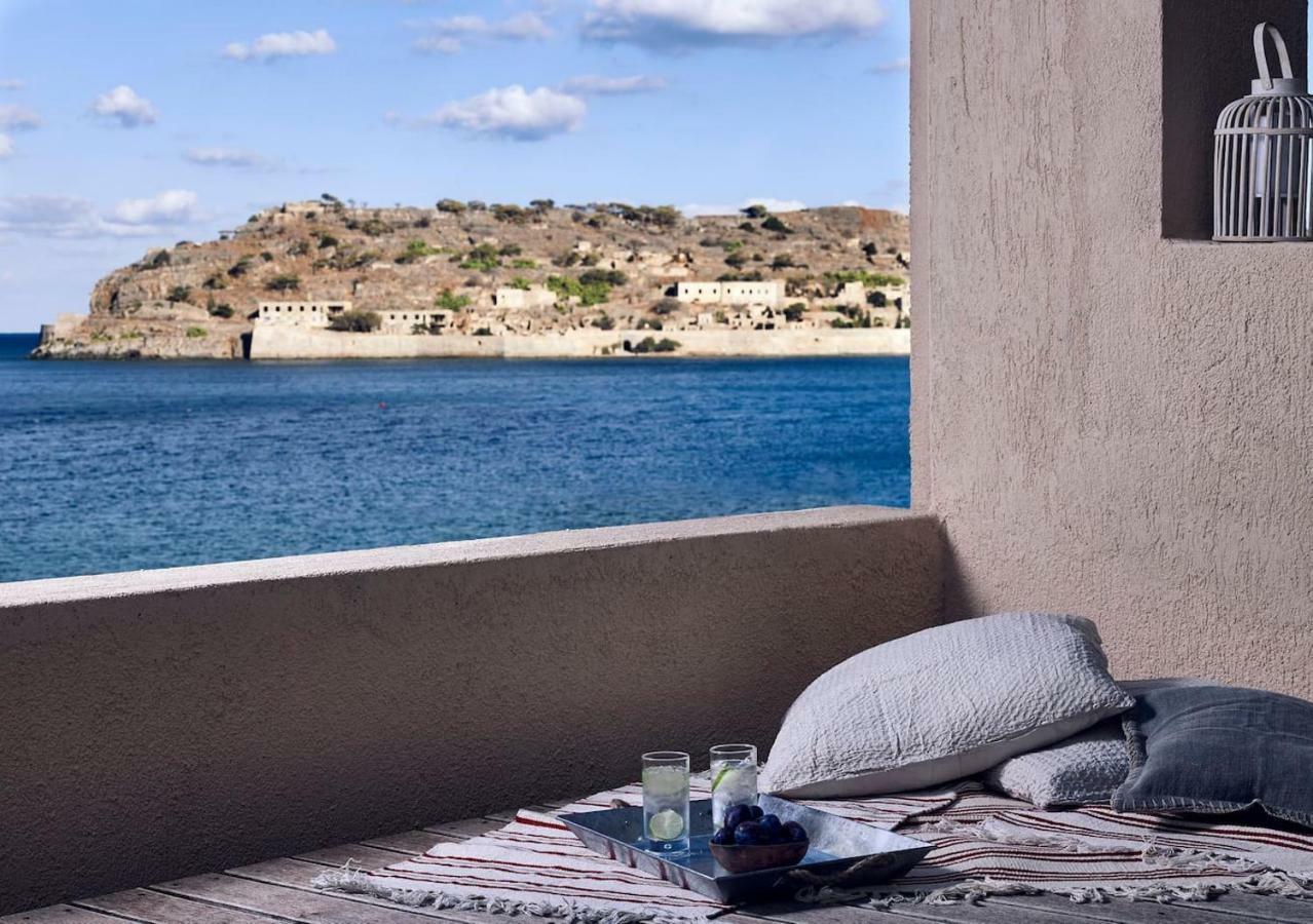 Plaka Sea Front Residence 伊罗达 外观 照片